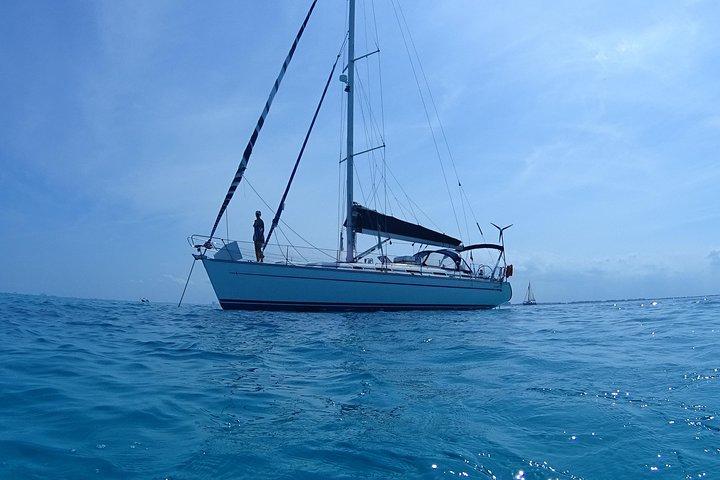 Excursión a vela privada personalizable en Cancún