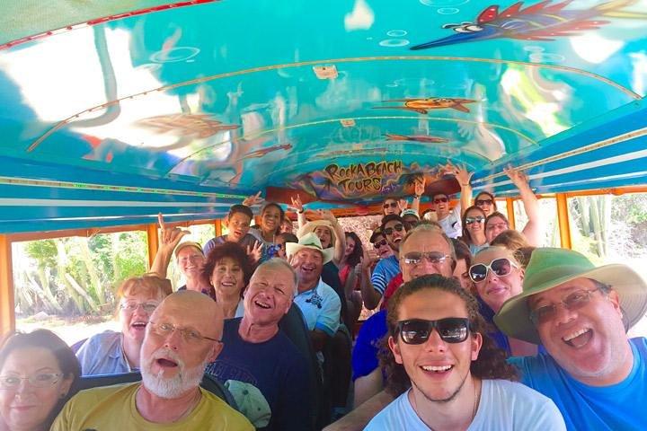Visite d'Aruba en bus de plage coloré