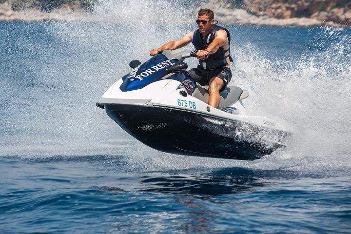 ドゥブロヴニクバイシーを探索する-JET SKI Yamaha VX 1、4または8時間をレンタル