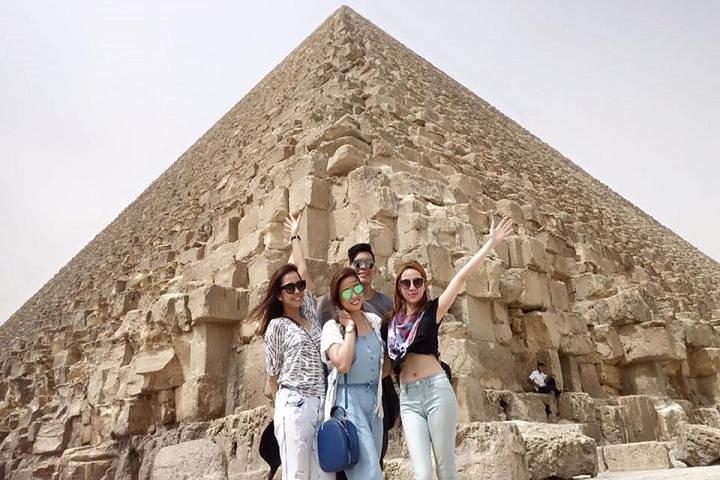Giza Pyramids Day Trip include l'ingresso all'interno della Grande Piramide e della Sfinge