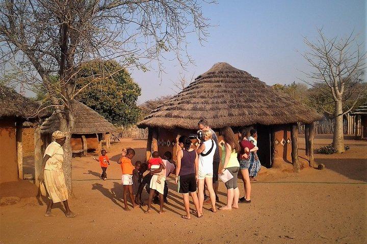 Tour culturale del villaggio privato di Victoria Falls