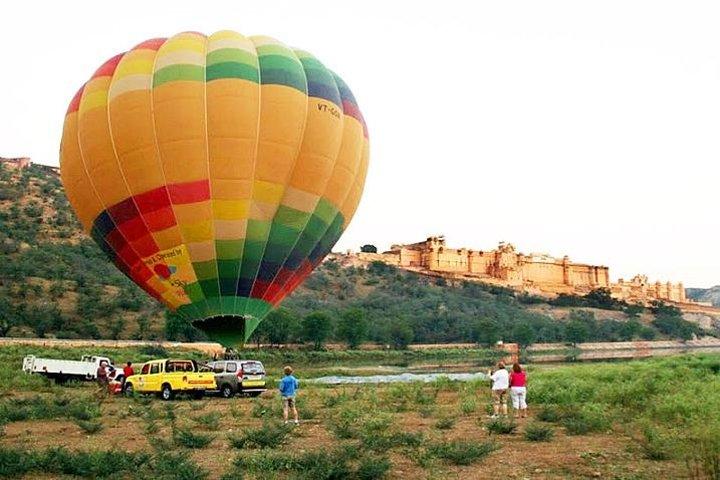 Jaipurs Ballon-Safari - Fliege über die Pink City