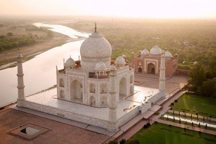 Alba e tramonto del Taj Mahal: tour privato di un giorno intero ad Agra