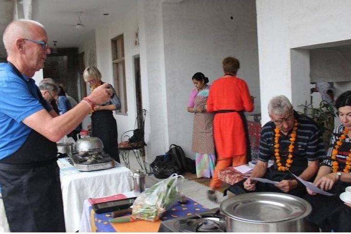 Een Jaipur Food Market Visit en Home-Style Cooking Experience