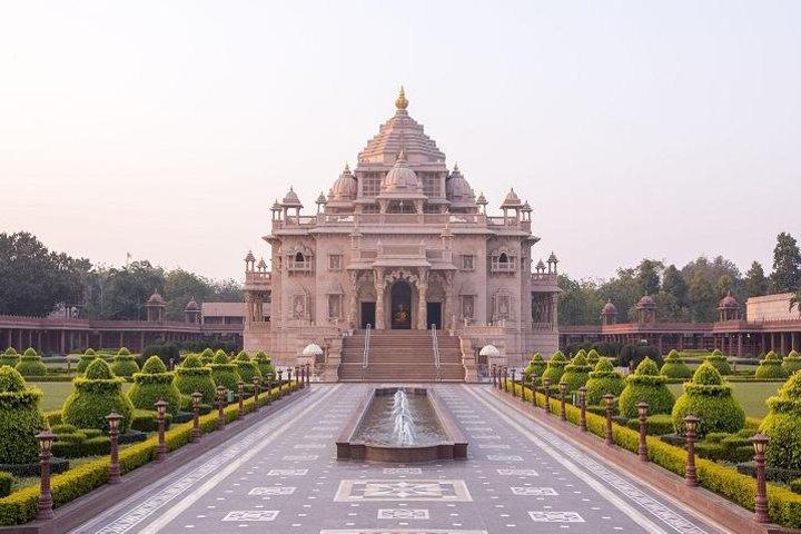 Entdecken Sie die spirituellen Stätten von Ahmedabad - Eine private Tour mit Akshardham Temple & Lunch