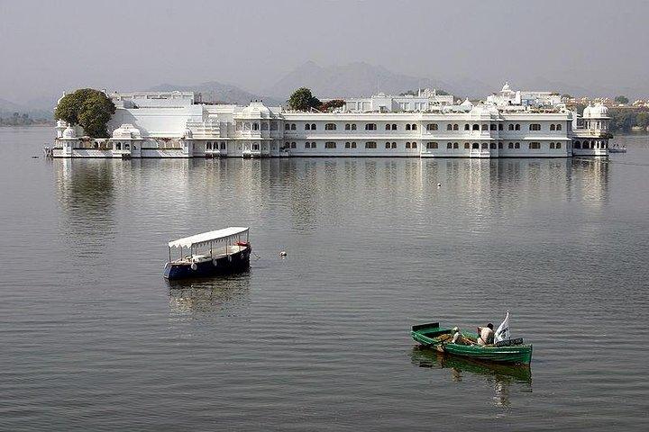 Crystal Gallery & See Pichola - Udaipur