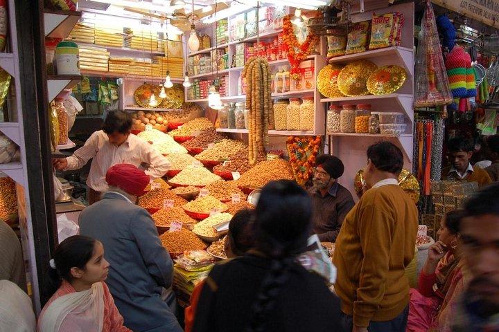 Entdecken Sie die Straßen von Old Delhi