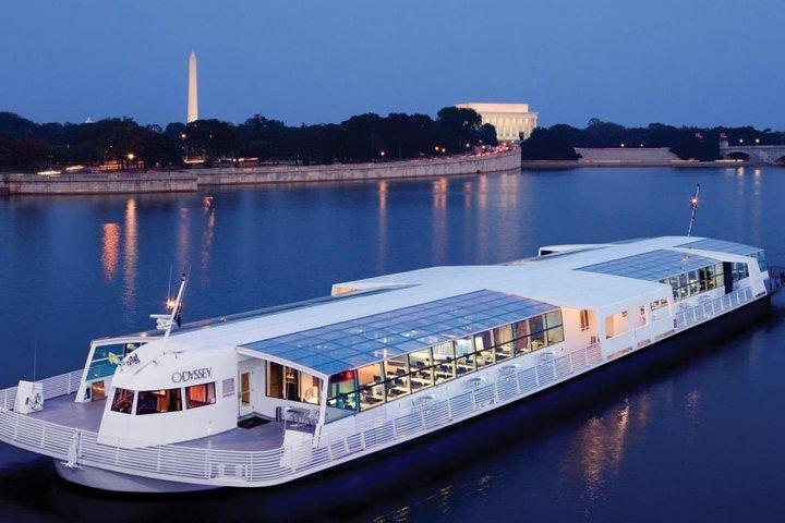 Crucero con cena plateada de Nochebuena en Washington DC