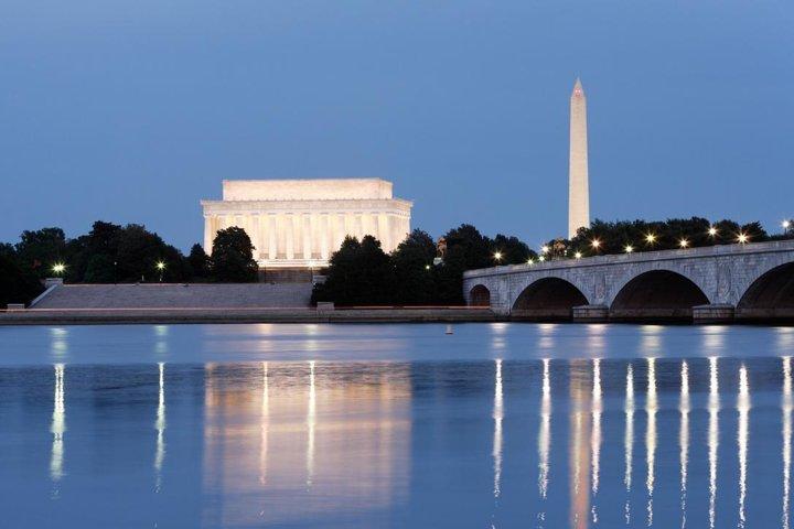 Kreuzfahrt mit Abendessen in Washington DC an Heiligabend