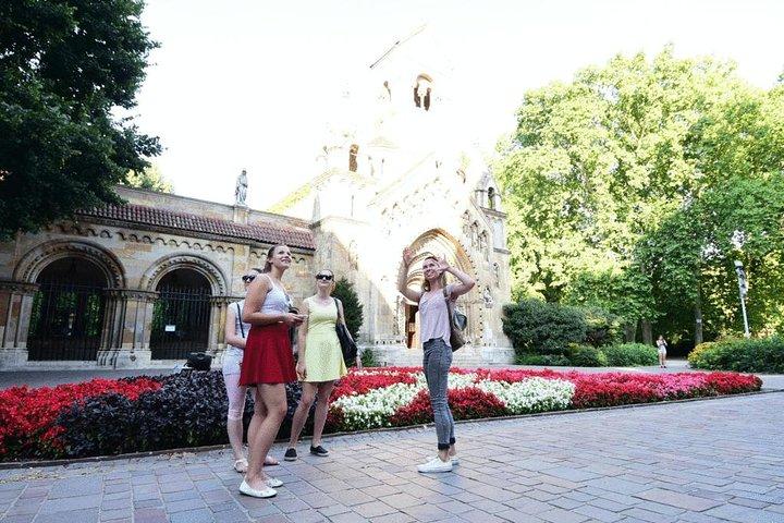 The beginner's guide to Budapest - Budapest Sightseeing Tour