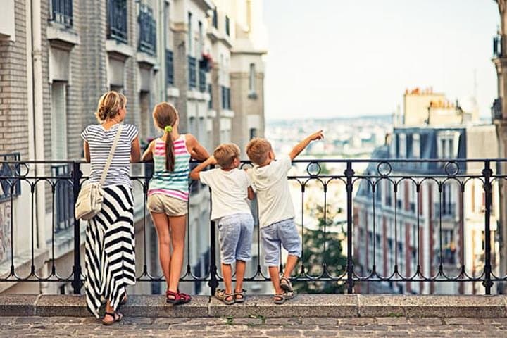 Paris: Montmartre and Sacre Coeur Private Tour for Kids and Families
