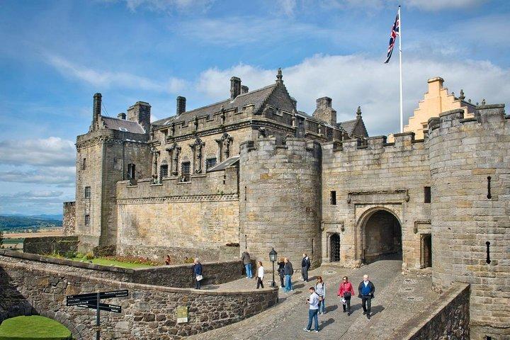 Excursión de un día a Loch Lomond y el Parque Nacional de los Trossachs con visita opcional al Castillo de Stirling desde Edimburgo