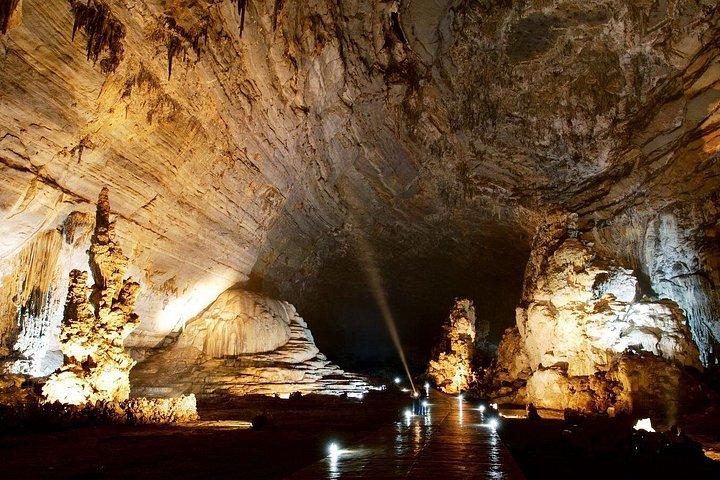 TAXCO AND CACAHUAMILPA CAVES from CDMX