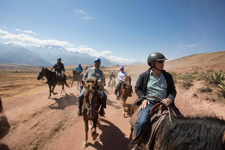Halbtägige private Tour zu Pferd rund um Cusco
