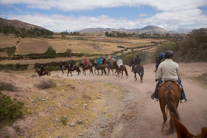 Halbtägige private Tour zu Pferd rund um Cusco