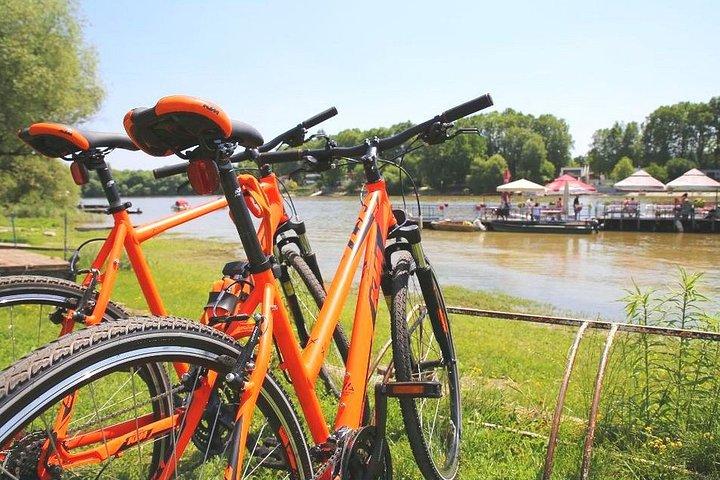 Szentendre: Self-guided Bicycle Tour with optional boat transfer
