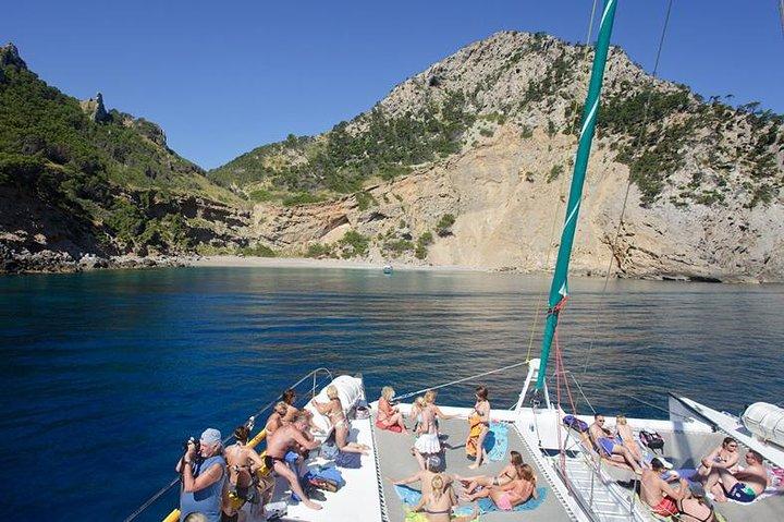 Crociera in catamarano a Maiorca con vista panoramica e pranzo barbecue