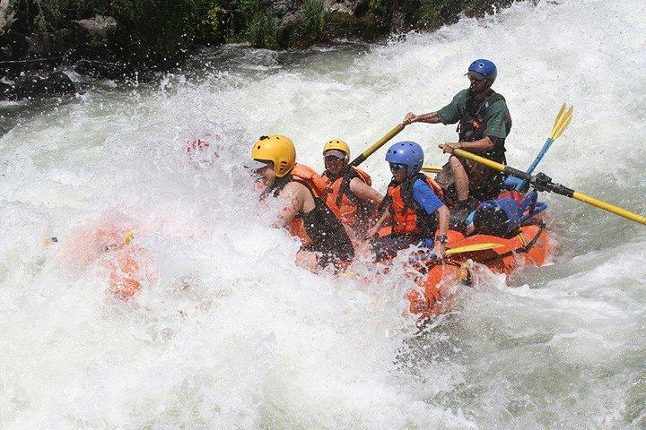 Wildwasser-Rafting auf dem Rogue River – Mittag
