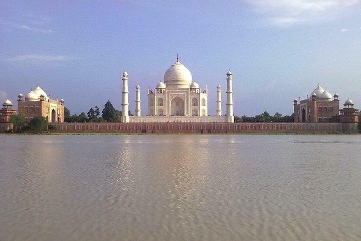 Full Day Agra City Tour with Taj Mahal by Private Car