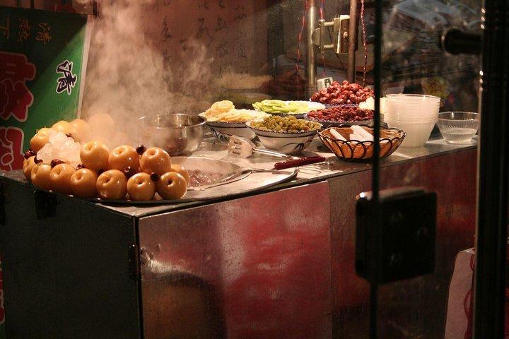 Xi'an Gourmet Walking Tour at Night