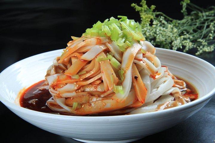 Xi'an Gourmet Walking Tour at Night