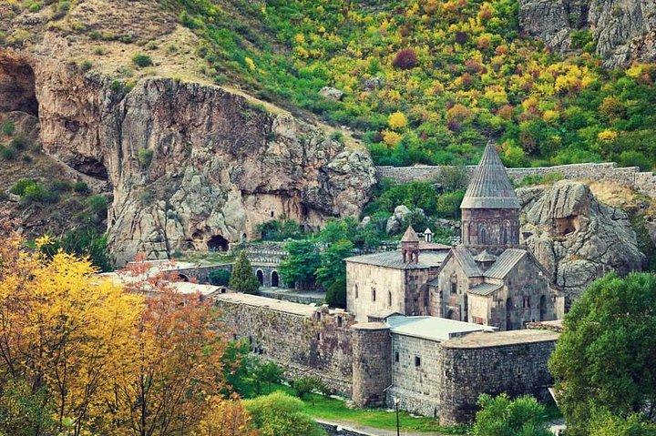 Zur Alleinbenutzung: Garni-Tempel und Kloster Geghard