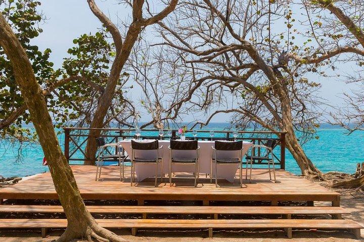 Majagua Island Day Trip from Cartagena íncluding Traditional Colombian Lunch
