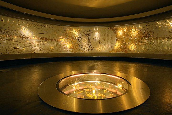 Visita guiada privada ao Museu do Ouro de Bogotá com transporte