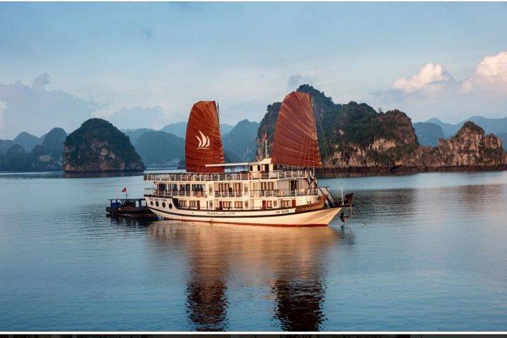Halong Glory Legend 3 Days 2 Nights visitare la grotta di Titov partono da Hanoi