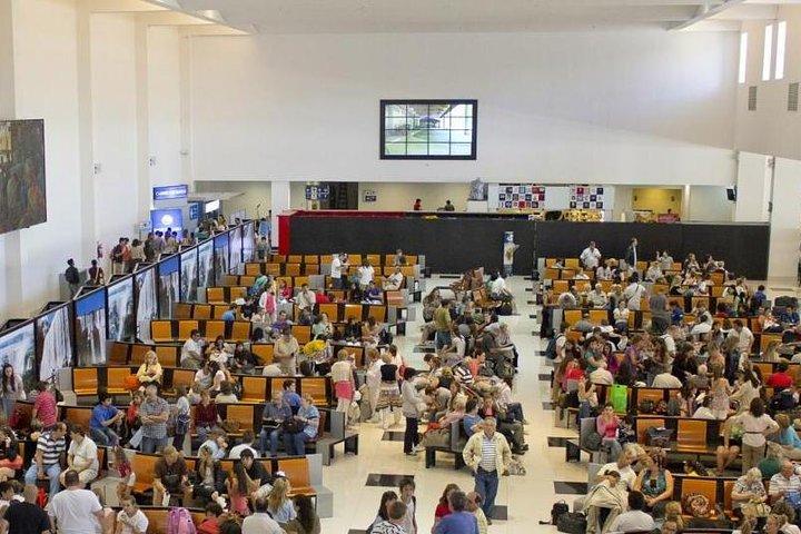 ブエノスアイレス クルーズ ターミナルから空港への専用送迎
