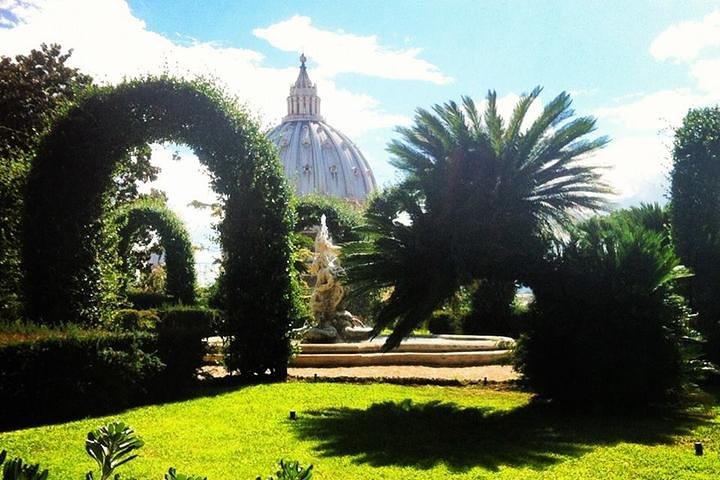 Roma: tour privado por los Museos y los Jardines Vaticanos. Servicio de recogida incluido.