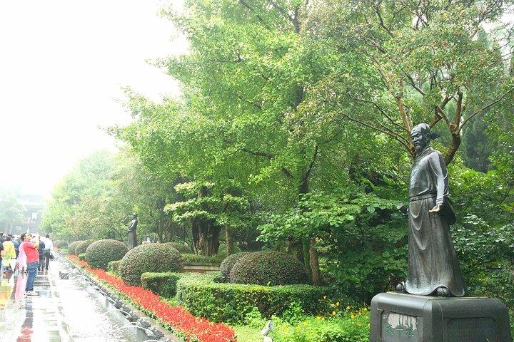 Excursão diurna a Chengdu pelo Sistema de Irrigação Dujiangyan e Monte Qingcheng