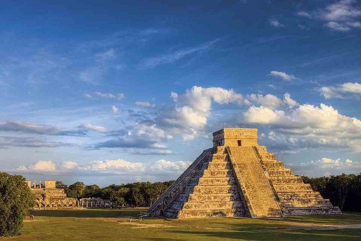 ChichénItzá、Valladolid、Cenoteへの1日ツアー、カンクンからのツアー