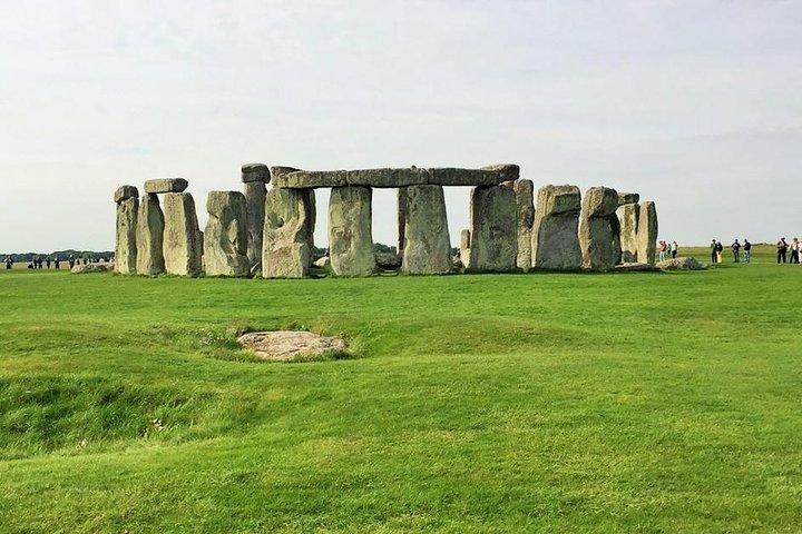Excursion d'une journée à Stonehenge et Bath au départ de Londres, entrée comprise