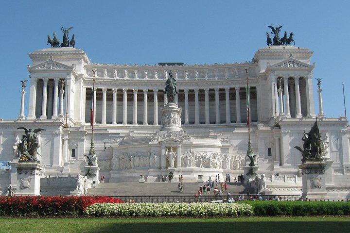 Traslado del aeropuerto de Fiumicino Fco al puerto de Civitavecchia con 3 horas de recorrido por Roma