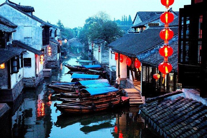 Excursão da vila da água de Zhouzhuang de Shanghai com guia inglês do excitador