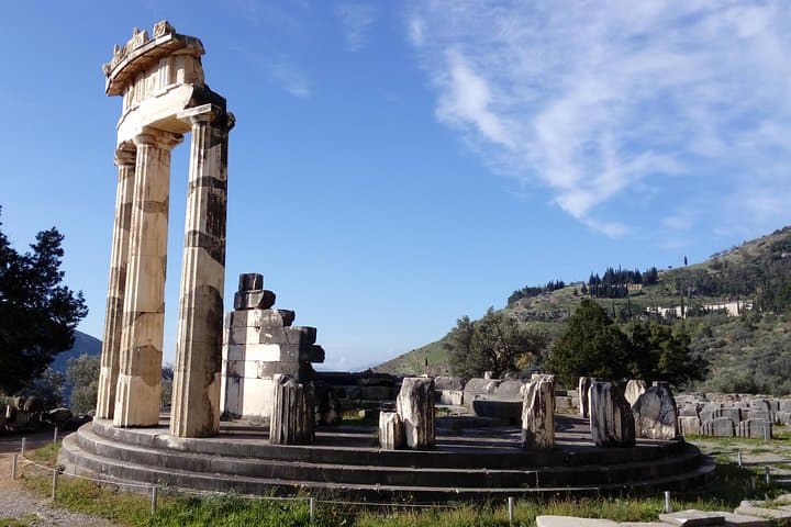 Private Delphi and Hosios Loukas Monastery - Great Lunch and Drinks Included