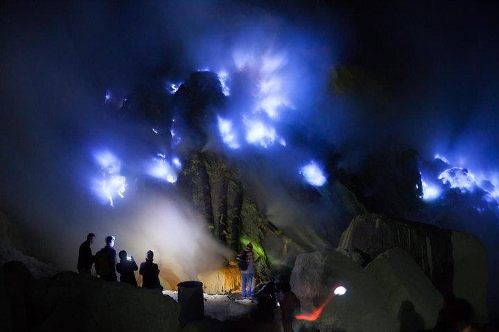 Excursión nocturna al monte Ijen Blue Fire Trek desde Bali (privado, todo incluido)