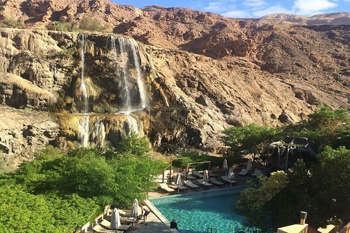 Tour privato di una notte alle cascate Ma'in e alle sorgenti termali da Amman