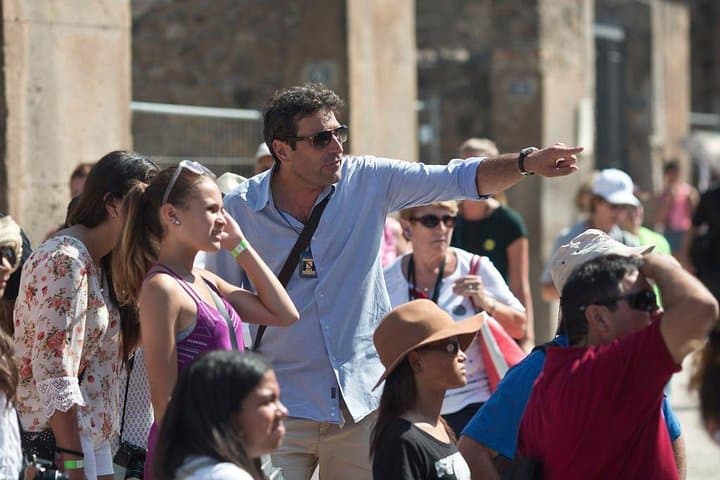 Transfer from Naples to Positano with 2 hours Private Tour in Pompeii