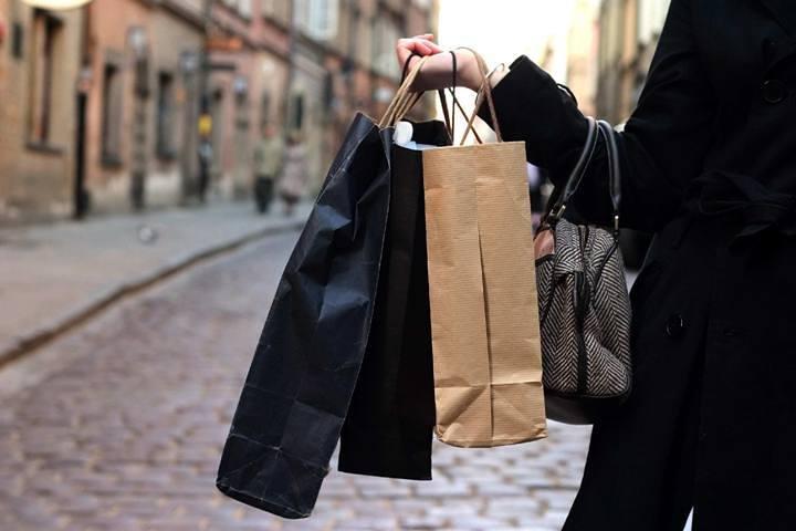 Camioneta privada Tour de compras de medio día al centro comercial