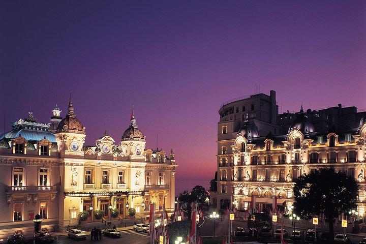 Tour privato: Monaco di notte in minivan