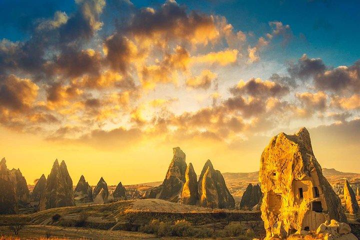 Hidden of Red Cappadocia: visite guidée privée d'une journée