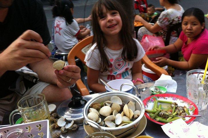 4 Stunden Saigon Jeep Street Food Nightlife Tour-Erlebnis