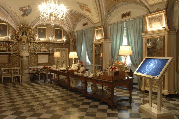 Visita guiada privada de la Basílica de Santa Maria Novella de Florencia y su Officina Profumo Farmaceutica