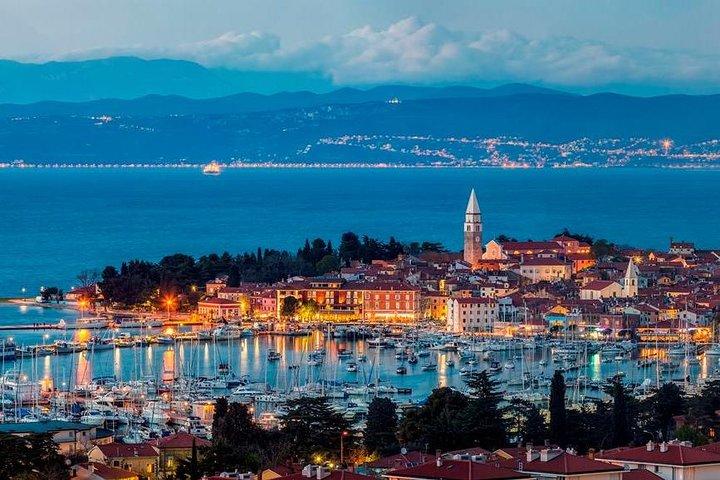 Piran og panoramisk slovenske kyst fra Trieste