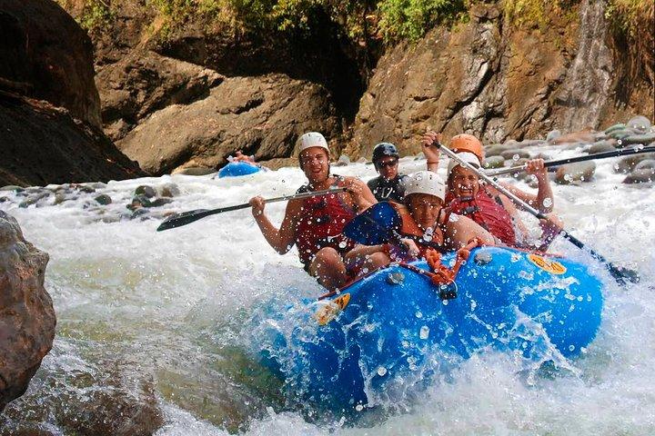 Naranjo River Rafting Class III IV - Från Jaco