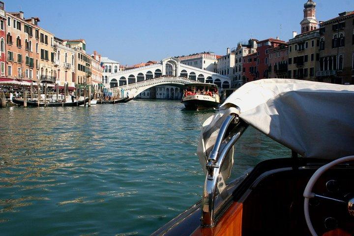 Venecia desde el agua: Tour privado en barco por el Gran Canal