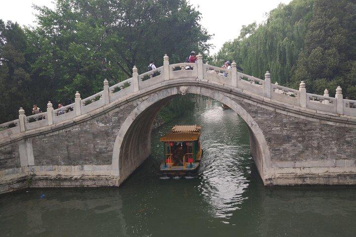 北京パンダハウスと頤和園への半日ツアー
