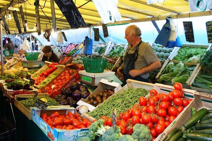 Lokal mad marked gåtur i nærheden af ​​Marais